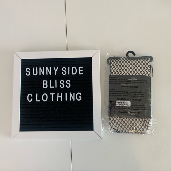 Hot Topic Black Fishnet Tights *NWTS* - Picture 3 of 4